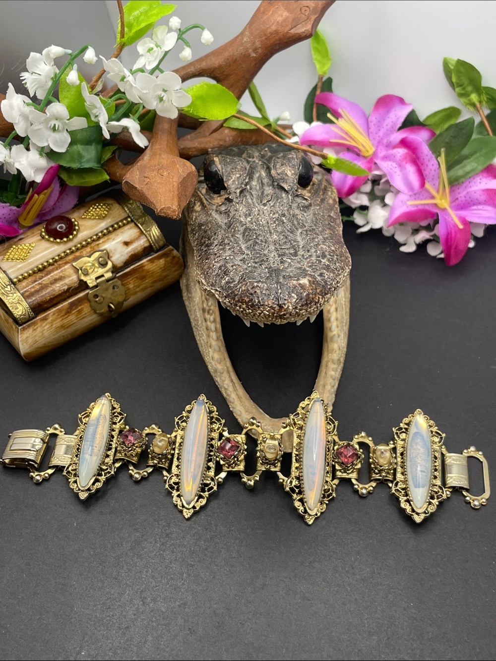 1950’s filigree linked bracelet vintage